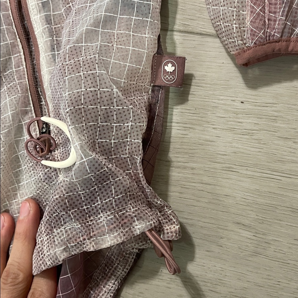 Lululemon translucent jacket - image 8